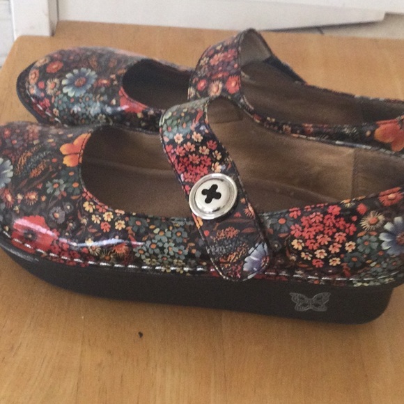 Alegria Shoes - Picture 4 of 9